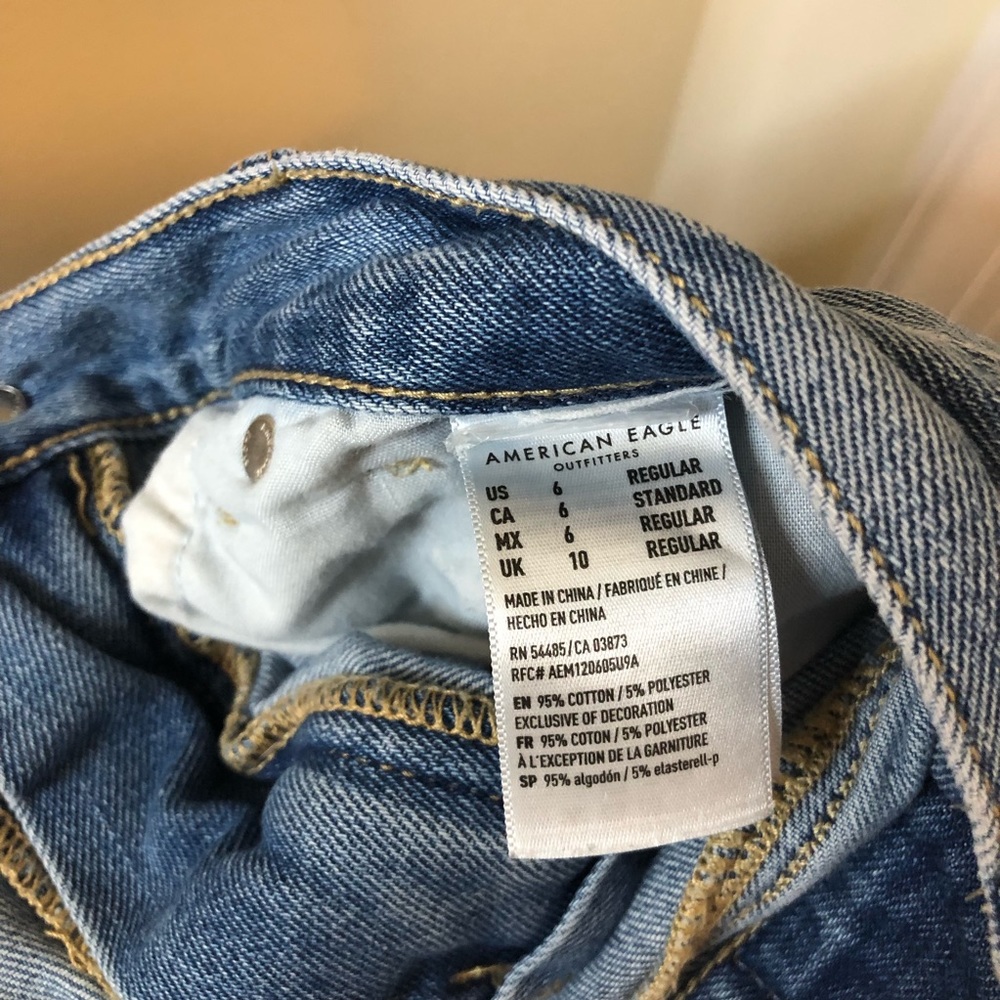 American Eagle High-Rise Mom Jeans - Picture 6 of 6